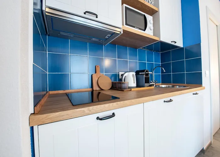 Amoneglia Πανσιόν 3*