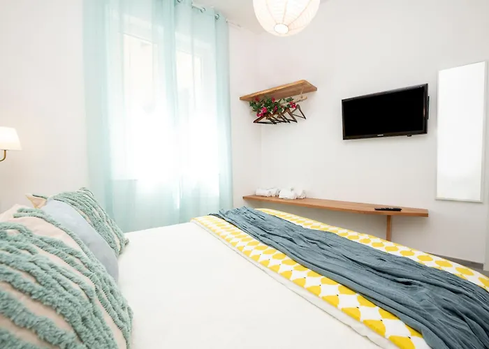 Amoneglia Pensión 3*